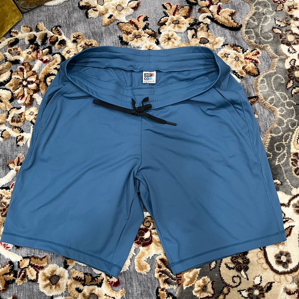 Large 32 degrees cool shorts new without tag